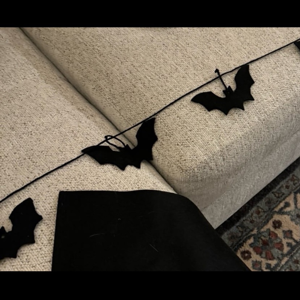 Felt spooky bat garland